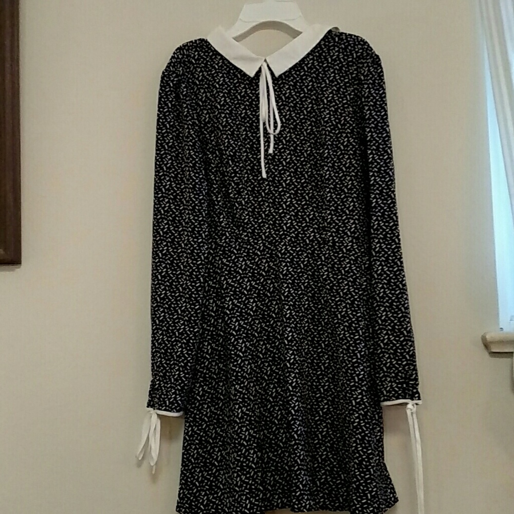 Black + white forever 21 dotted dress medium